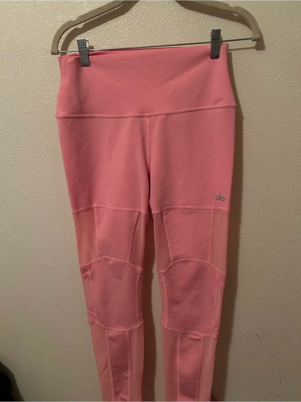 ALO Yoga Pink leggings size medium